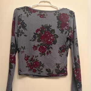 American Eagle Outfitters Gray Long Sleeve Floral Crop Top with Burgundy Roses